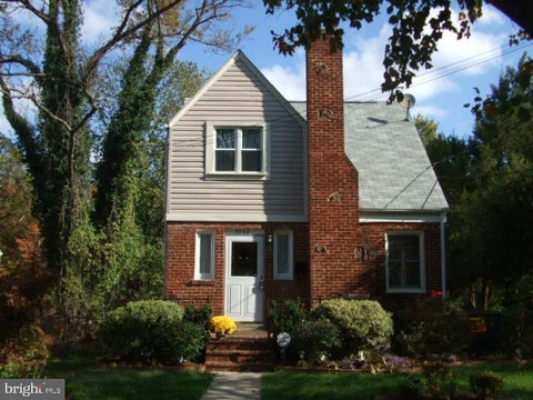 Homes For Sale - 5702 Newton Street<br/> Prince Georges County, HYATTSVILLE, MD 20784