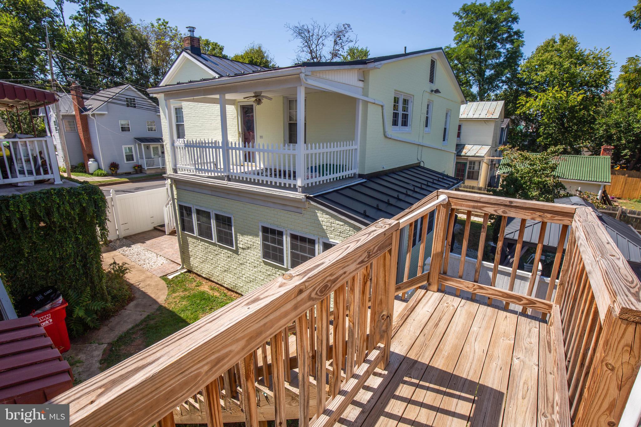 CHARLES TOWN - Residential Lease