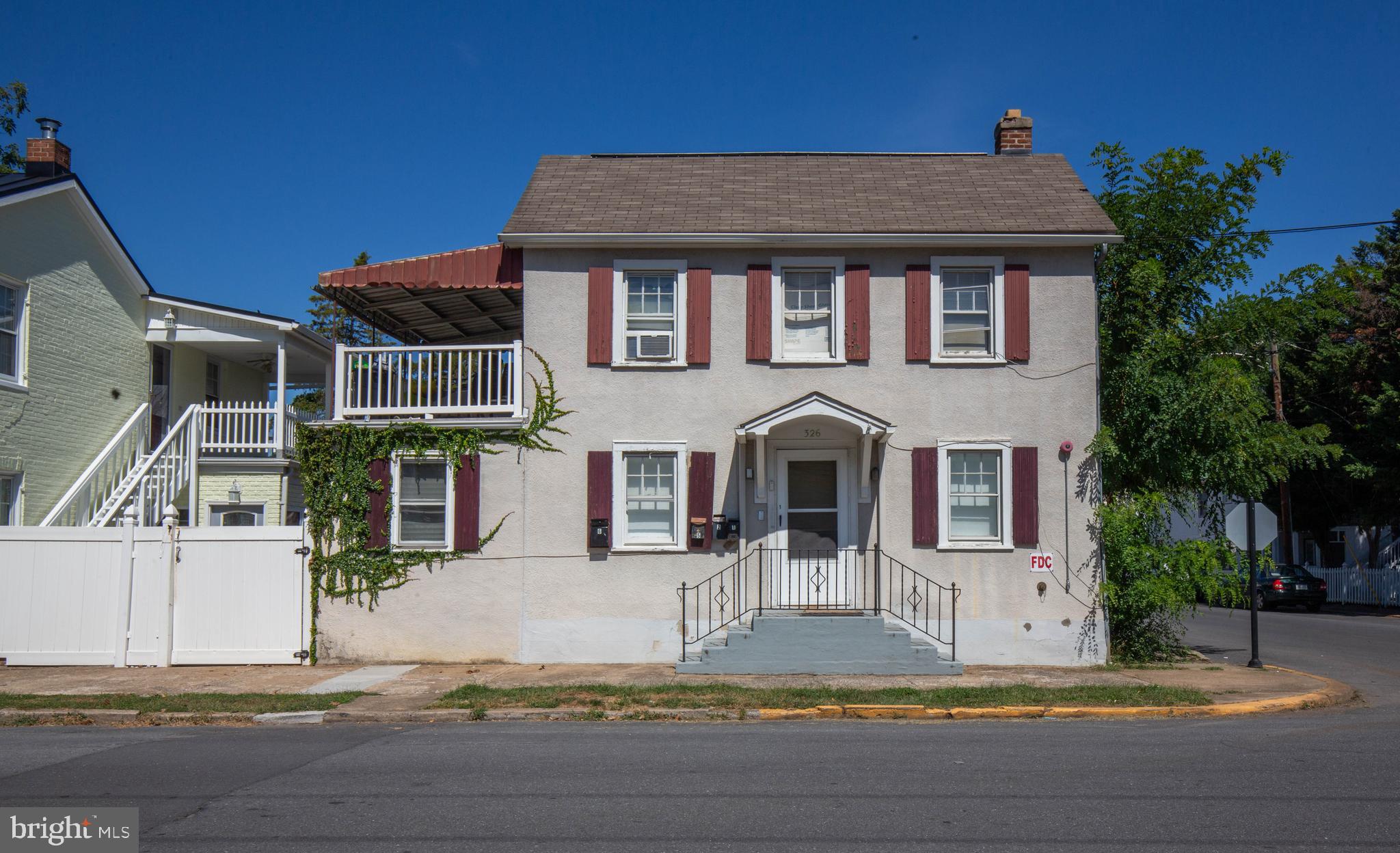 CHARLES TOWN - Residential Lease