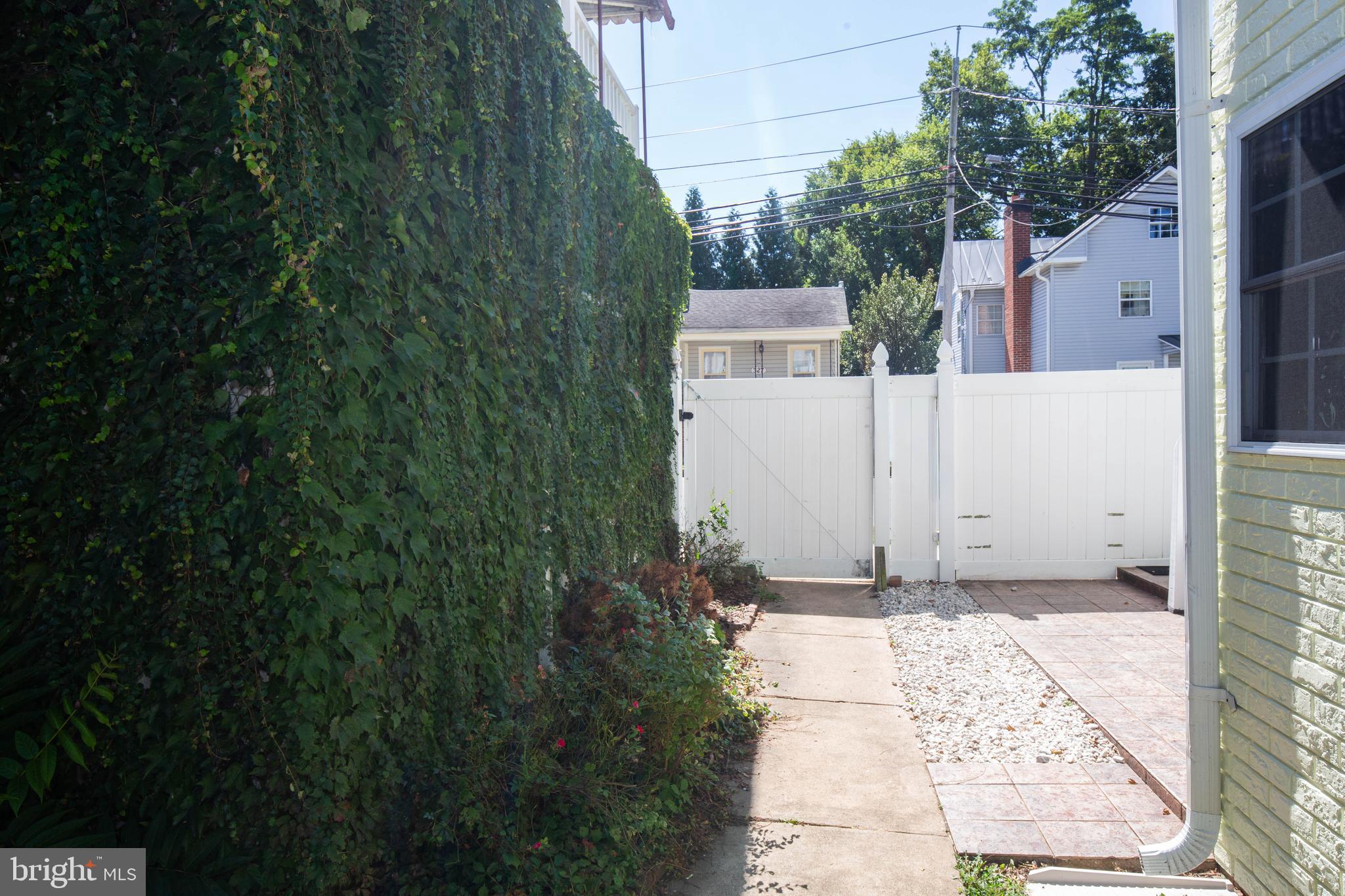 CHARLES TOWN - Residential Lease