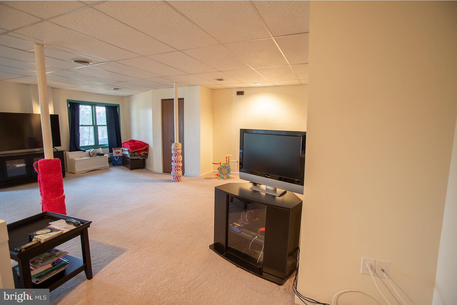 WEST EARL HEIGHTS - Residential