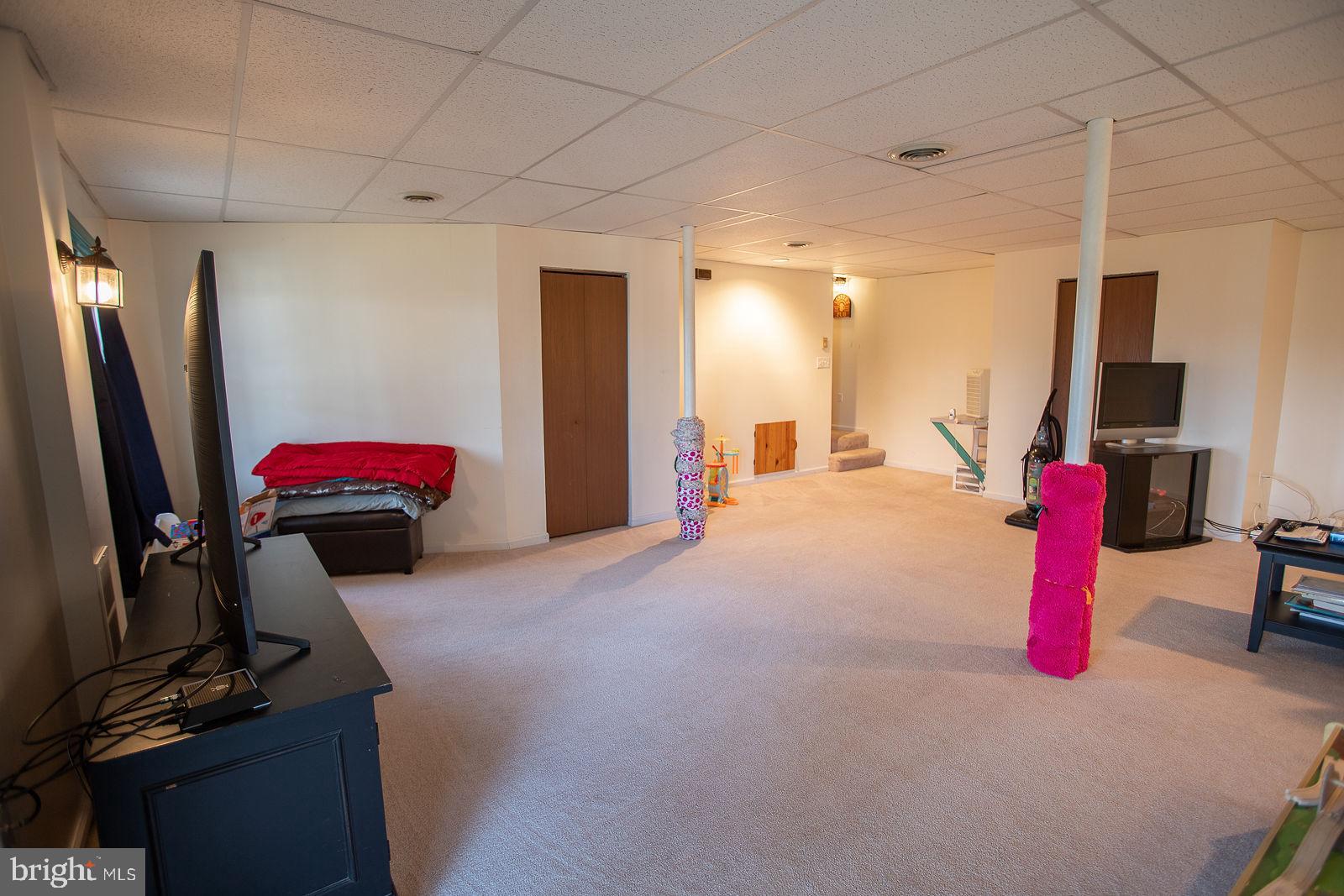 WEST EARL HEIGHTS - Residential