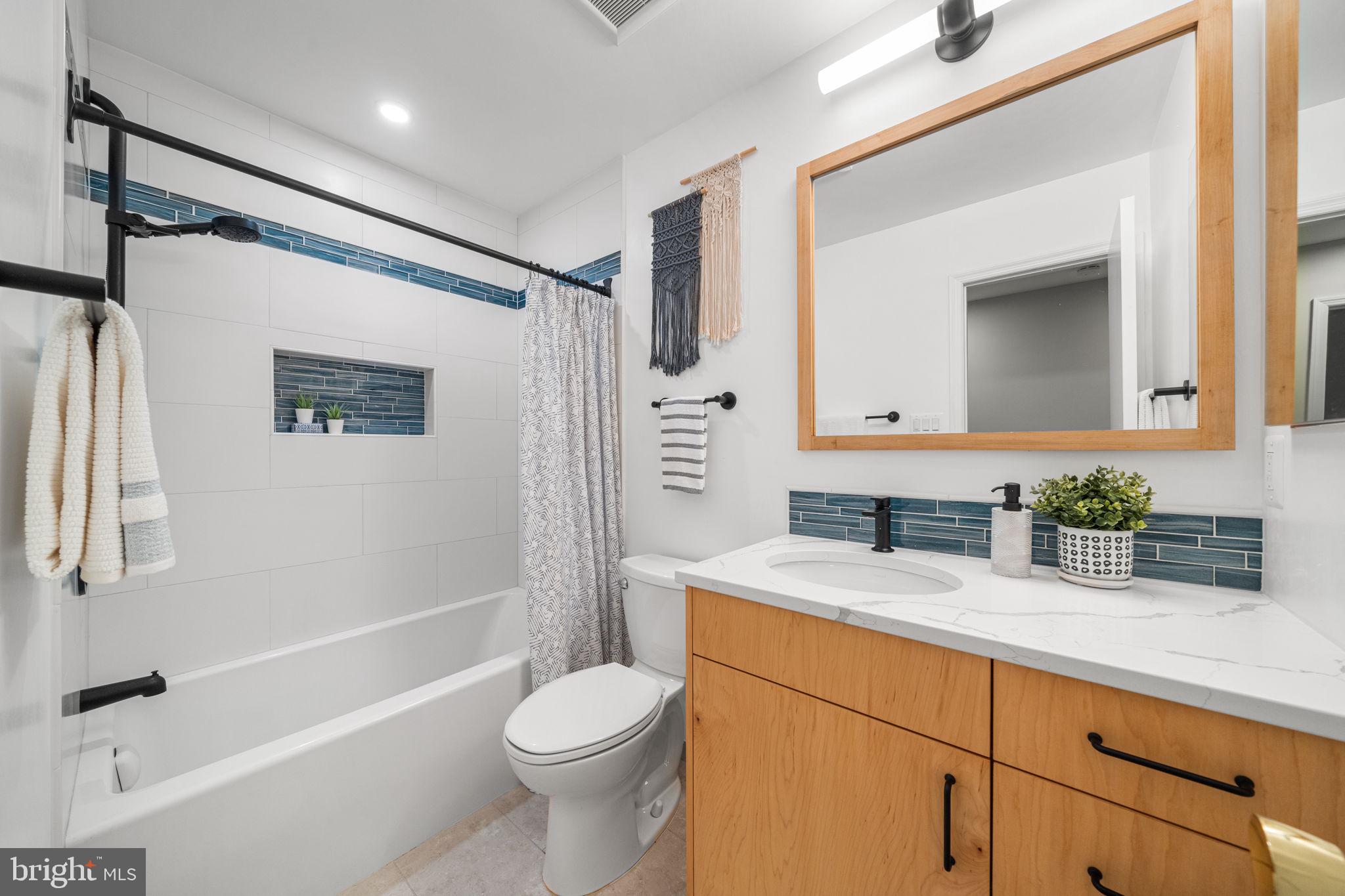 LAKEWOOD HILLS - Residential