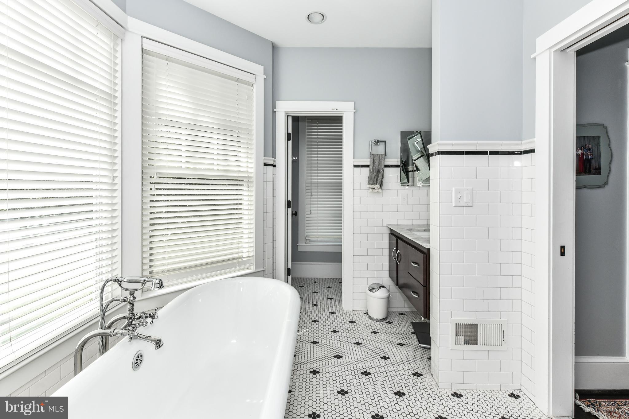 BROADMONT - Residential Lease