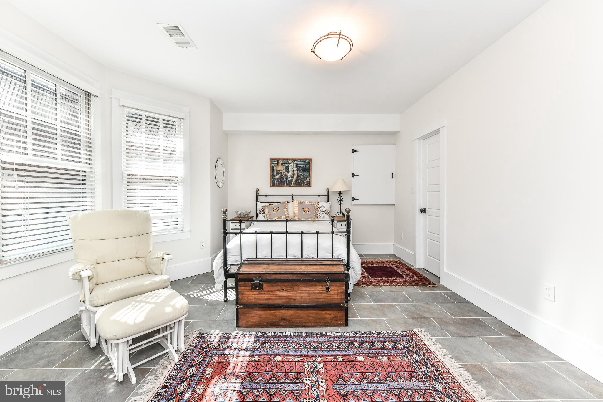 BROADMONT - Residential Lease