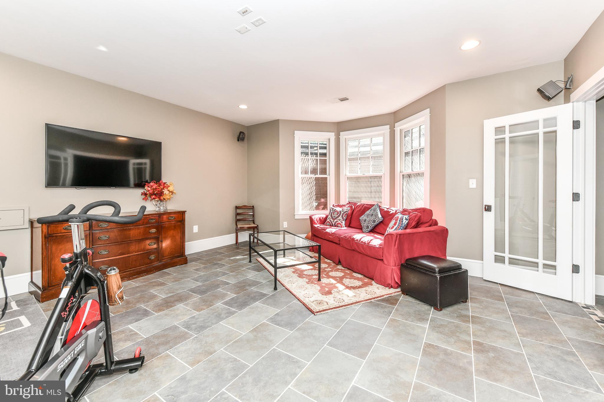 BROADMONT - Residential Lease