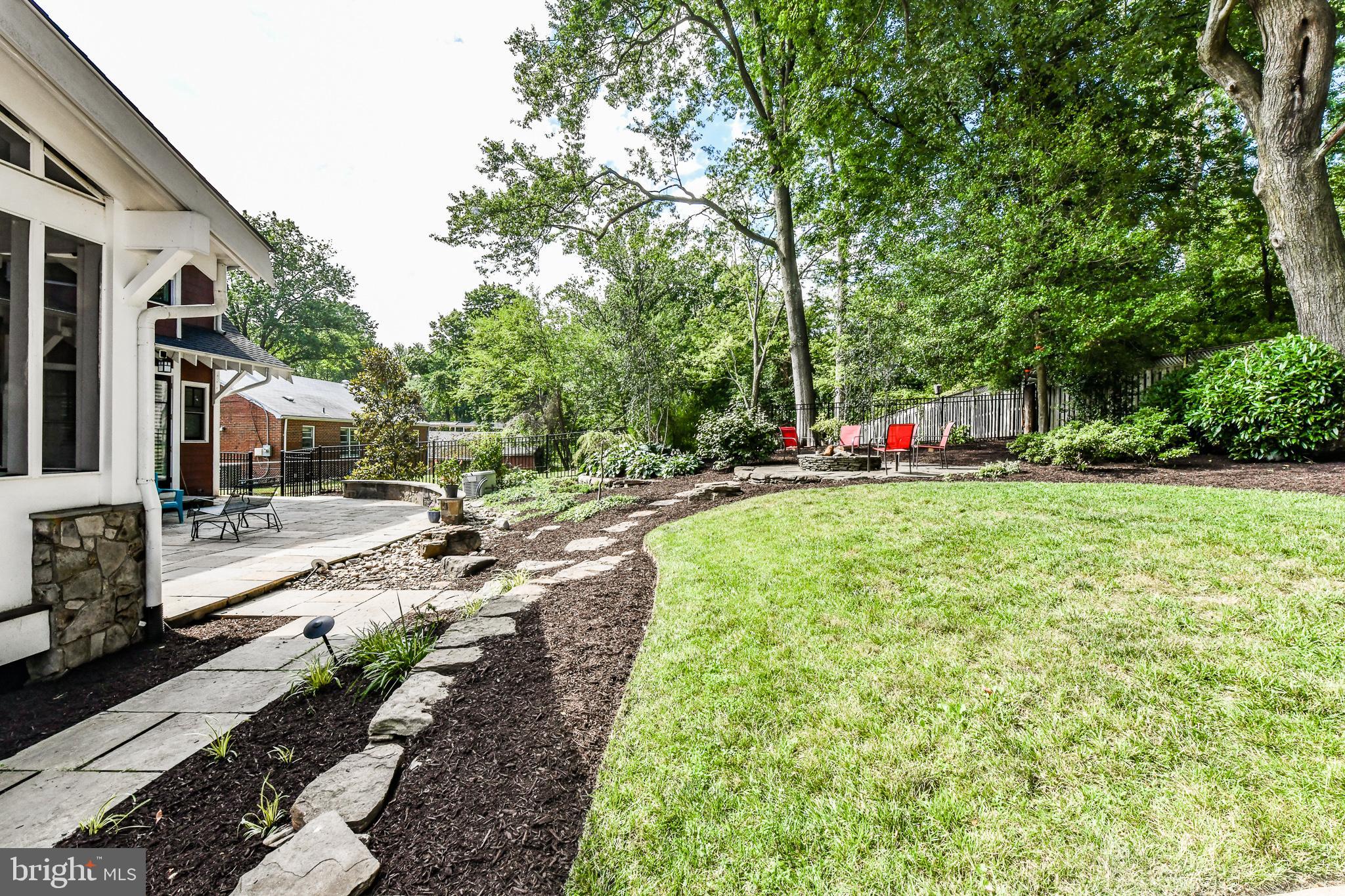 BROADMONT - Residential Lease