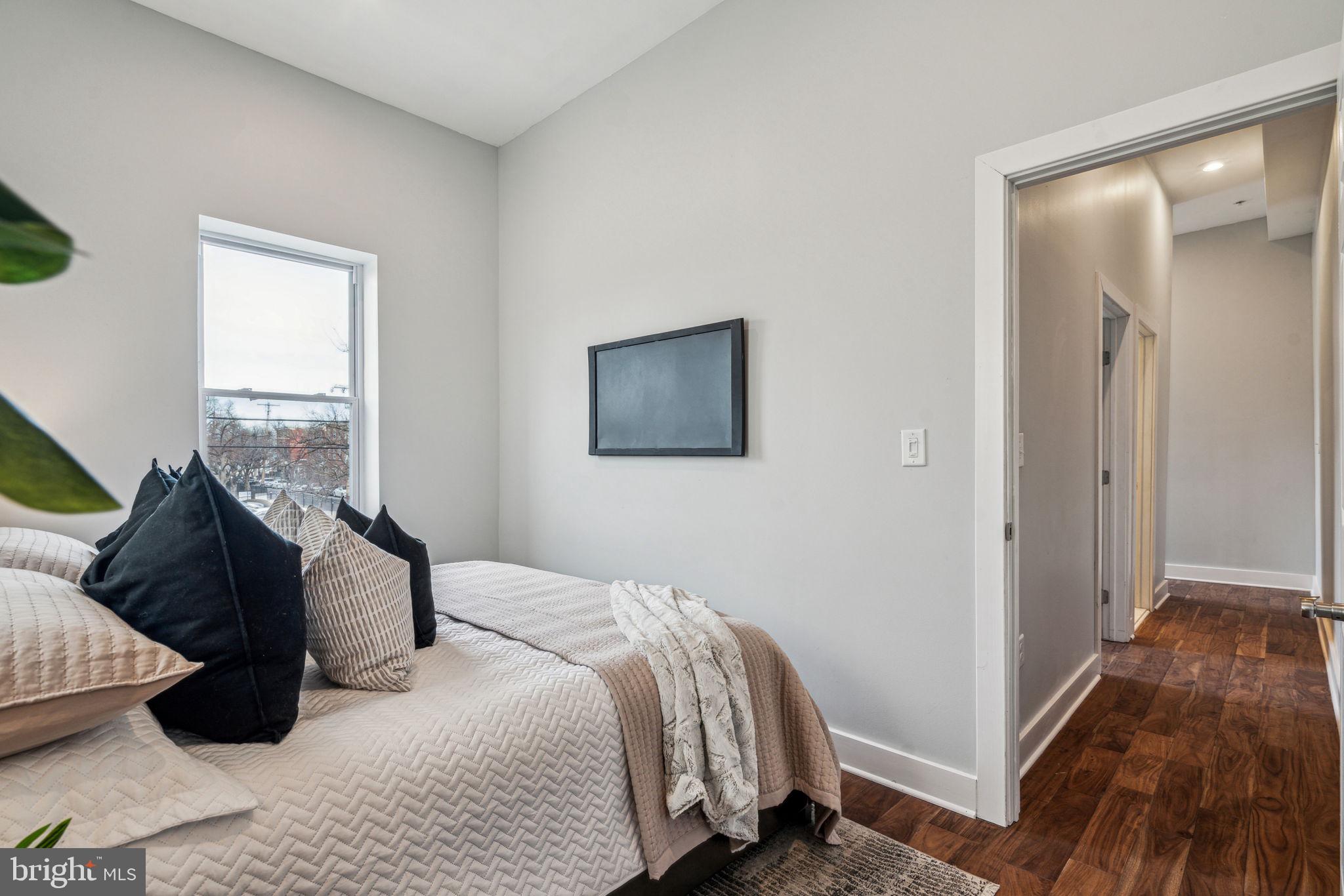 LUDLOW - Residential Income