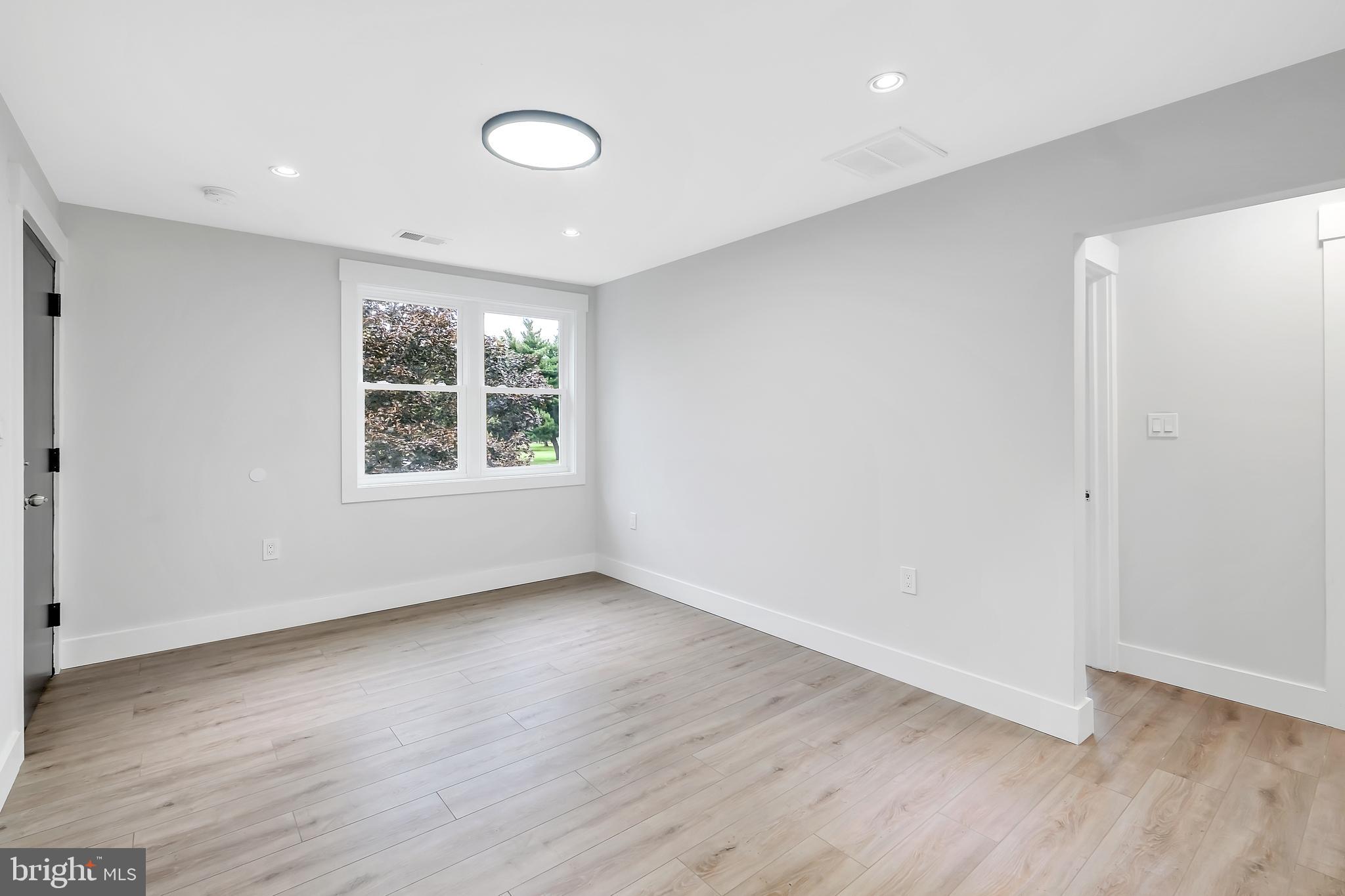 DUNDALK - Residential Lease