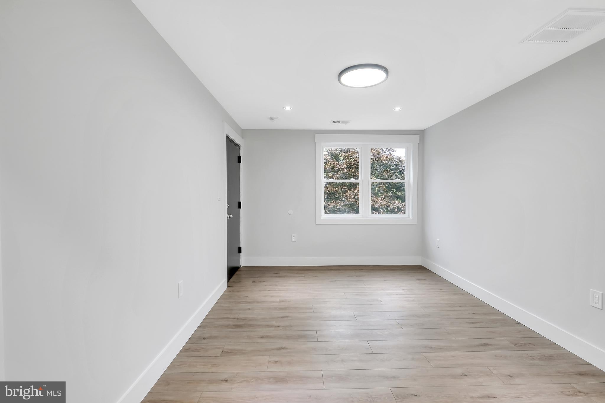 DUNDALK - Residential Lease