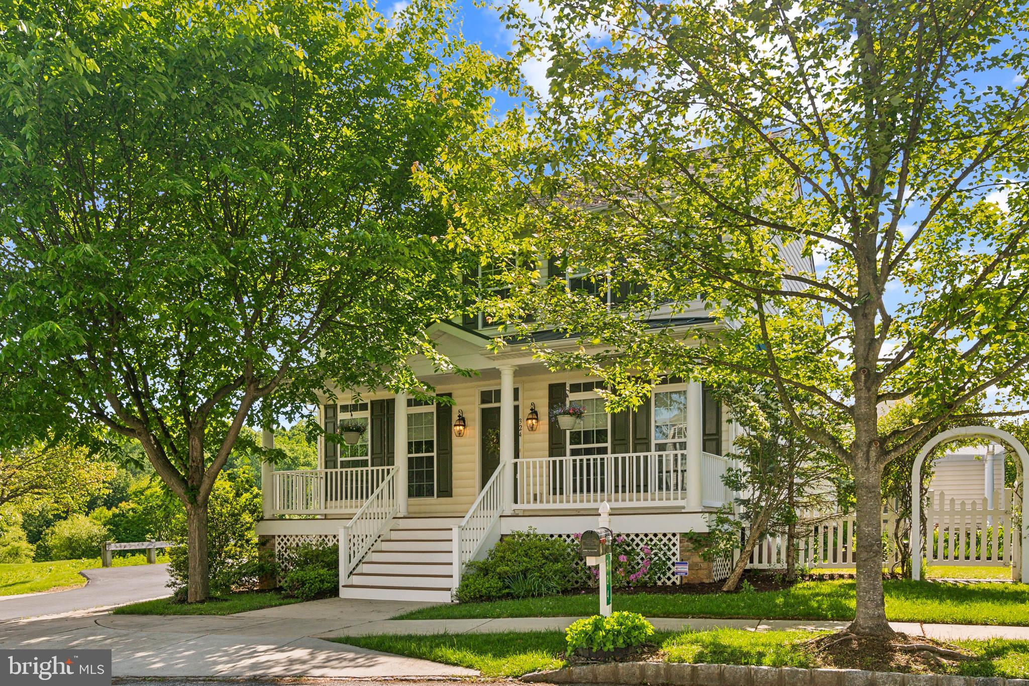 324 ROBINSON STREET