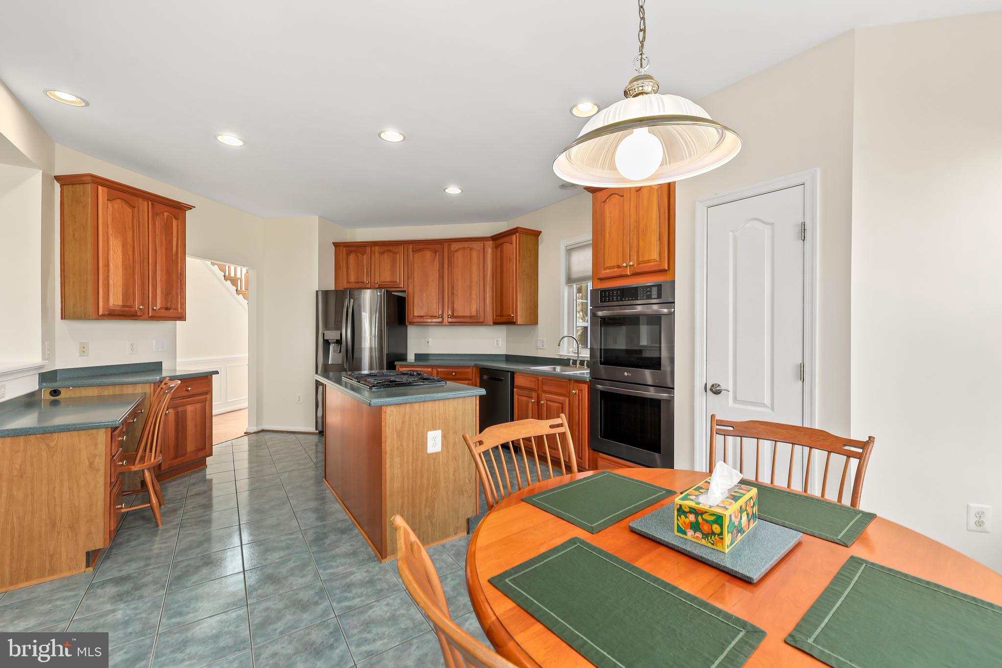 BROADLANDS - Residential