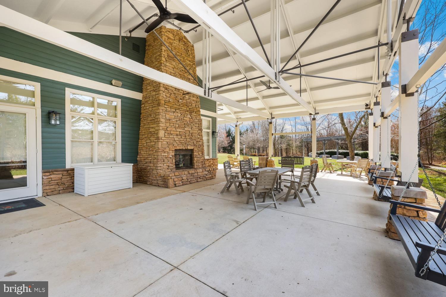 BROADLANDS - Residential