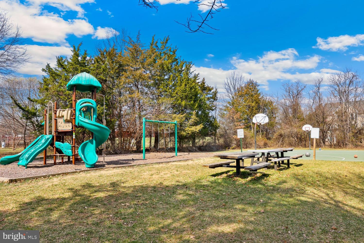 BROADLANDS - Residential