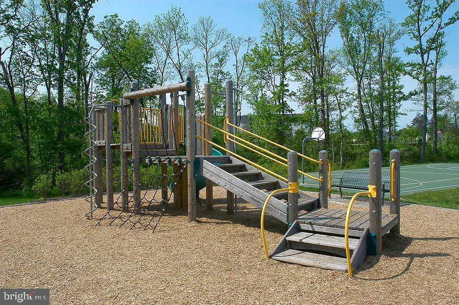 BROADLANDS - Residential