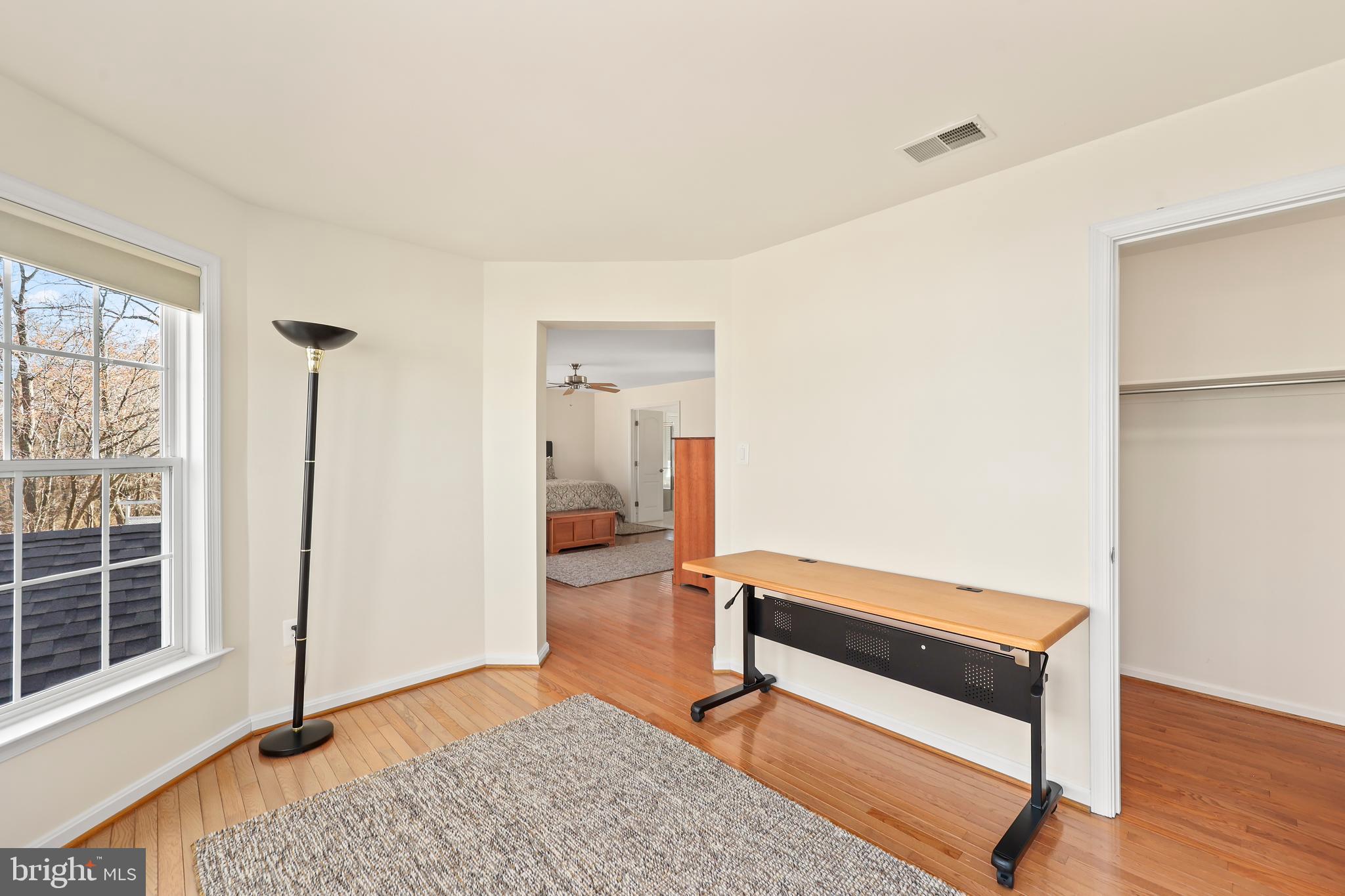 BROADLANDS - Residential