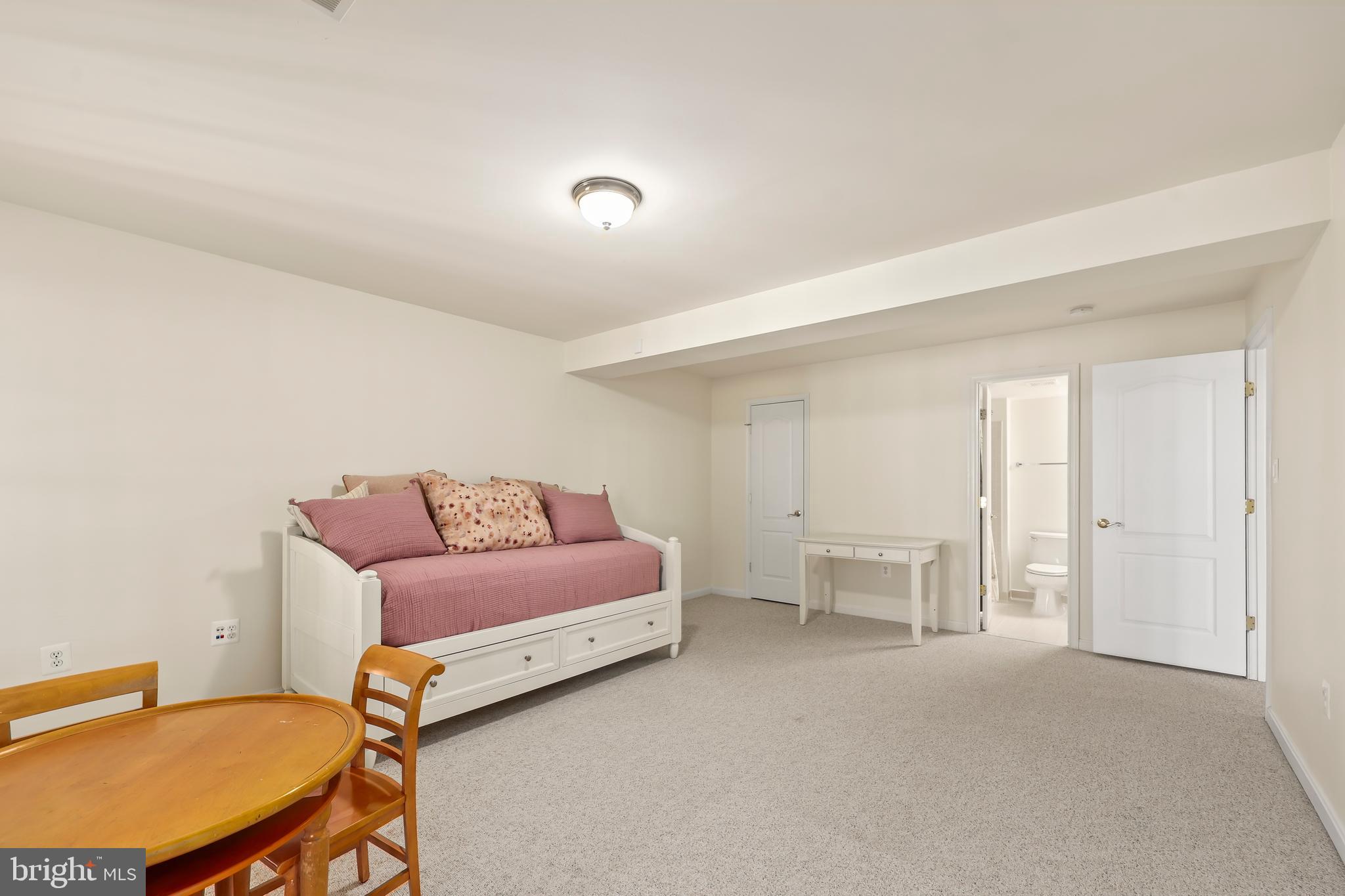 BROADLANDS - Residential