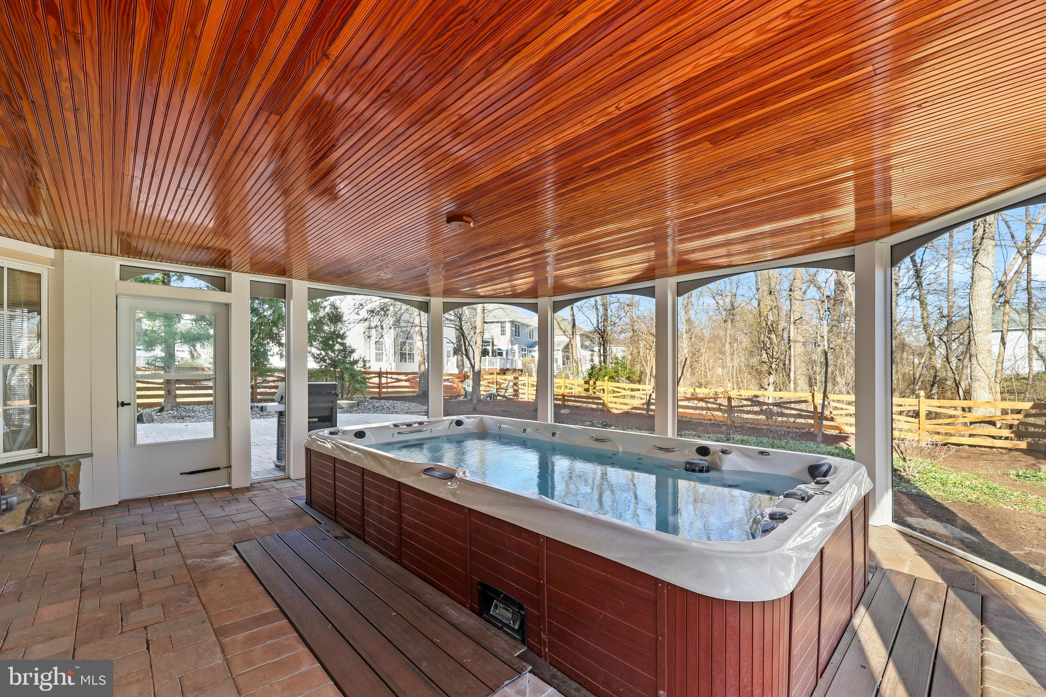 BROADLANDS - Residential