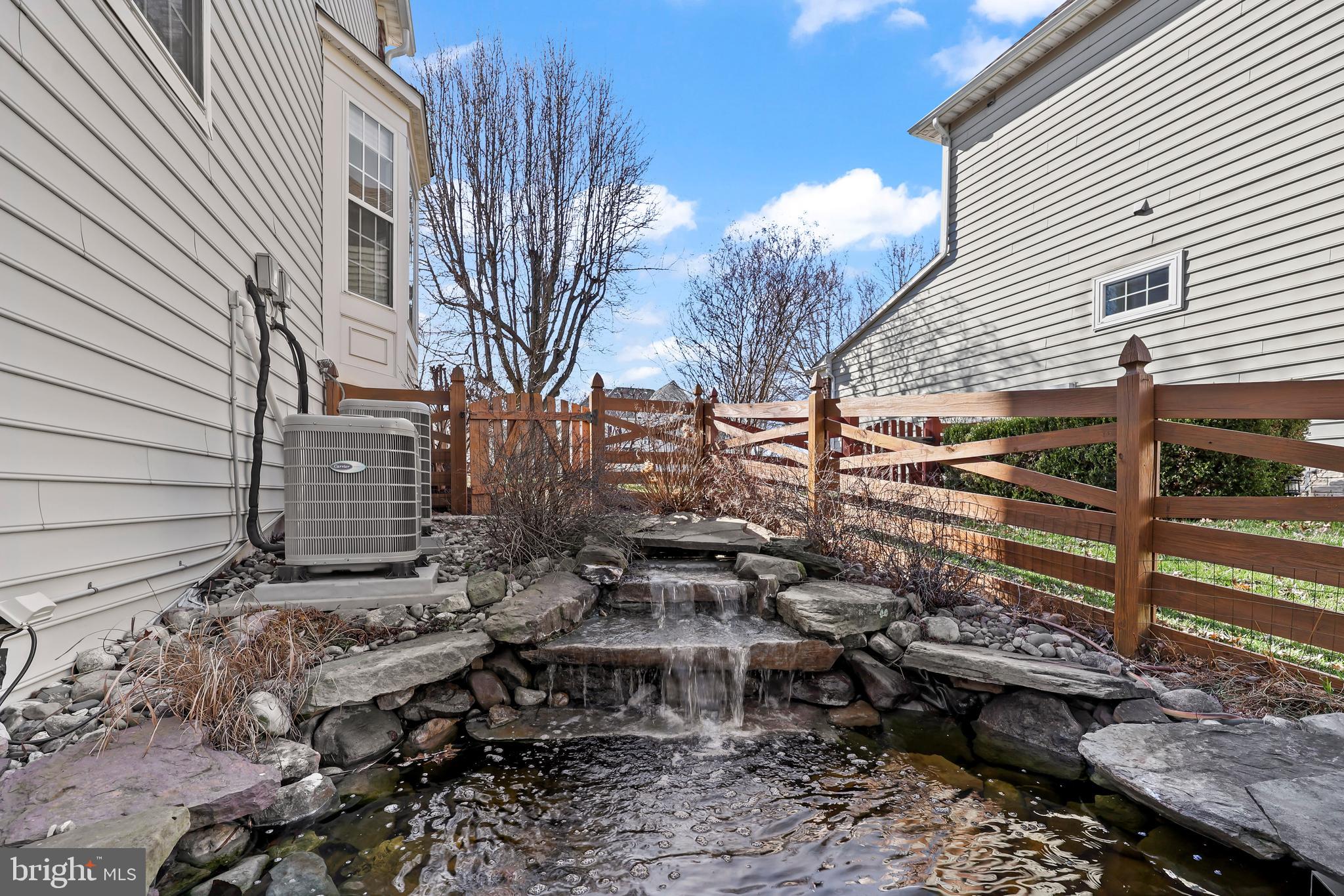 BROADLANDS - Residential