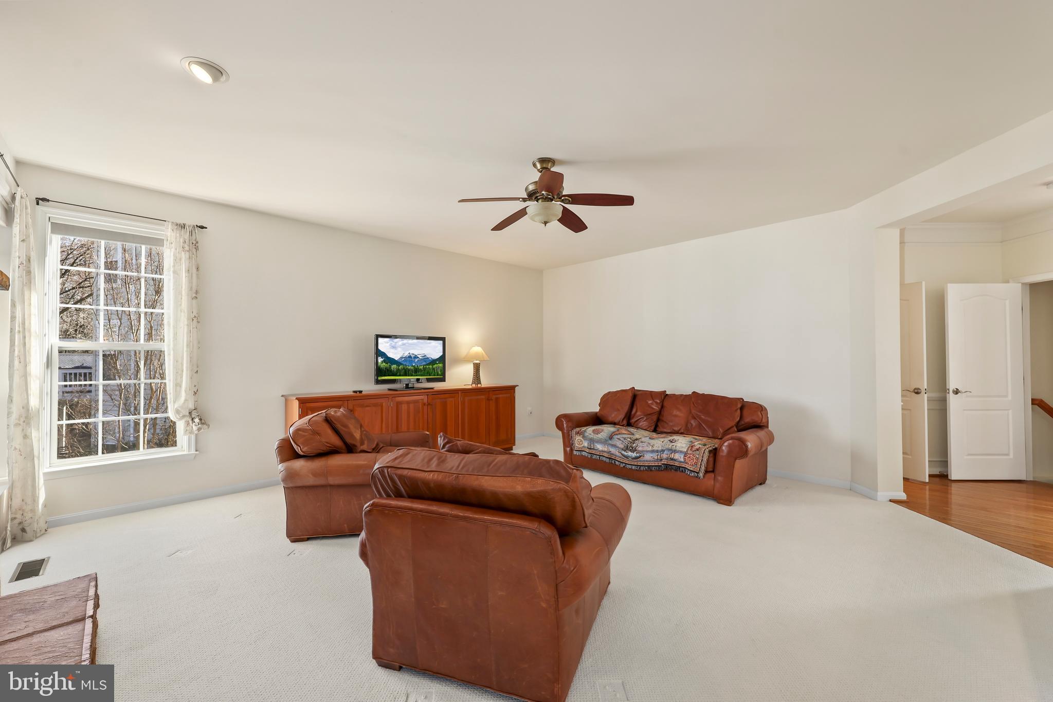 BROADLANDS - Residential