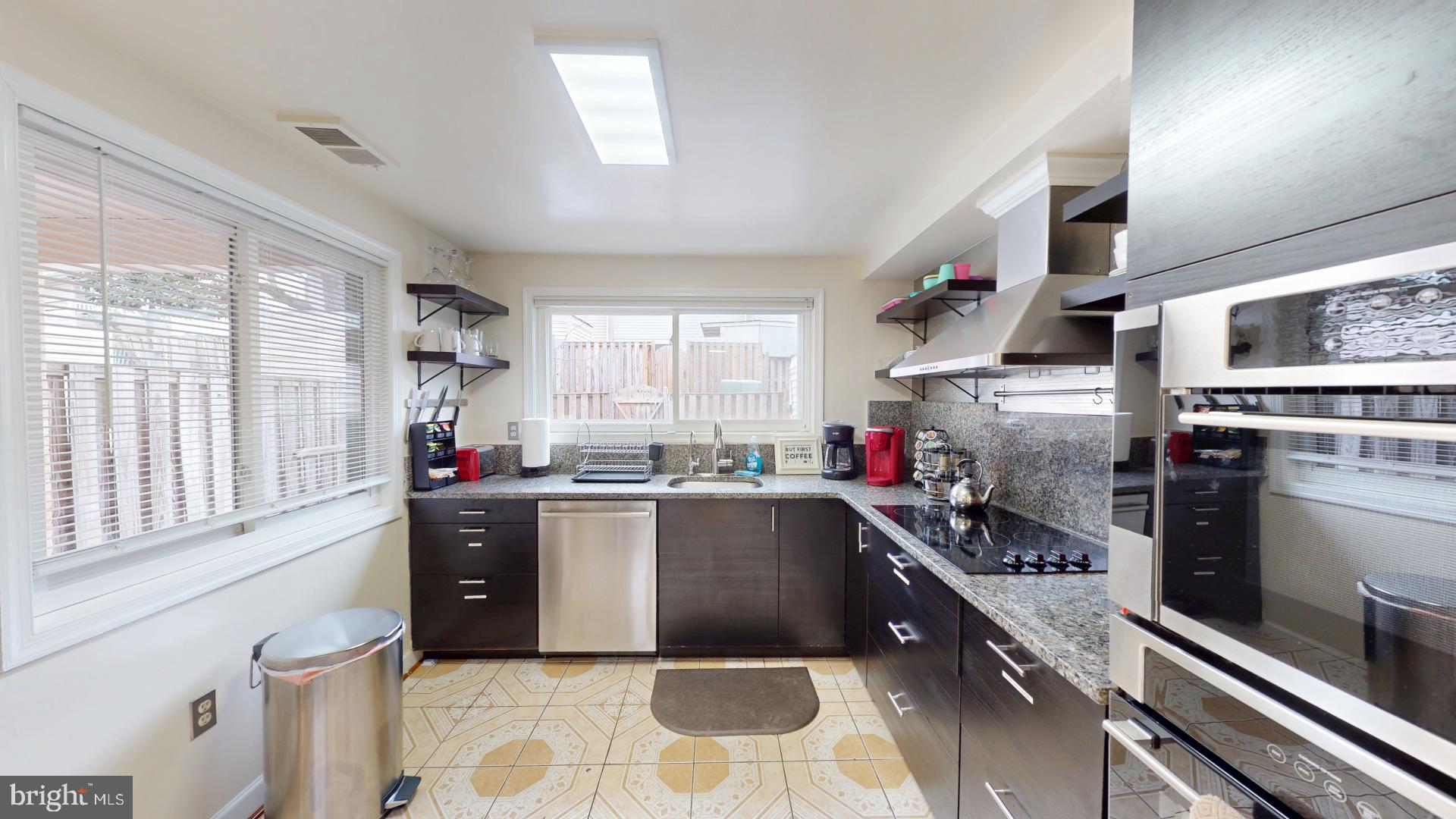 REFLECTION LAKE - Residential