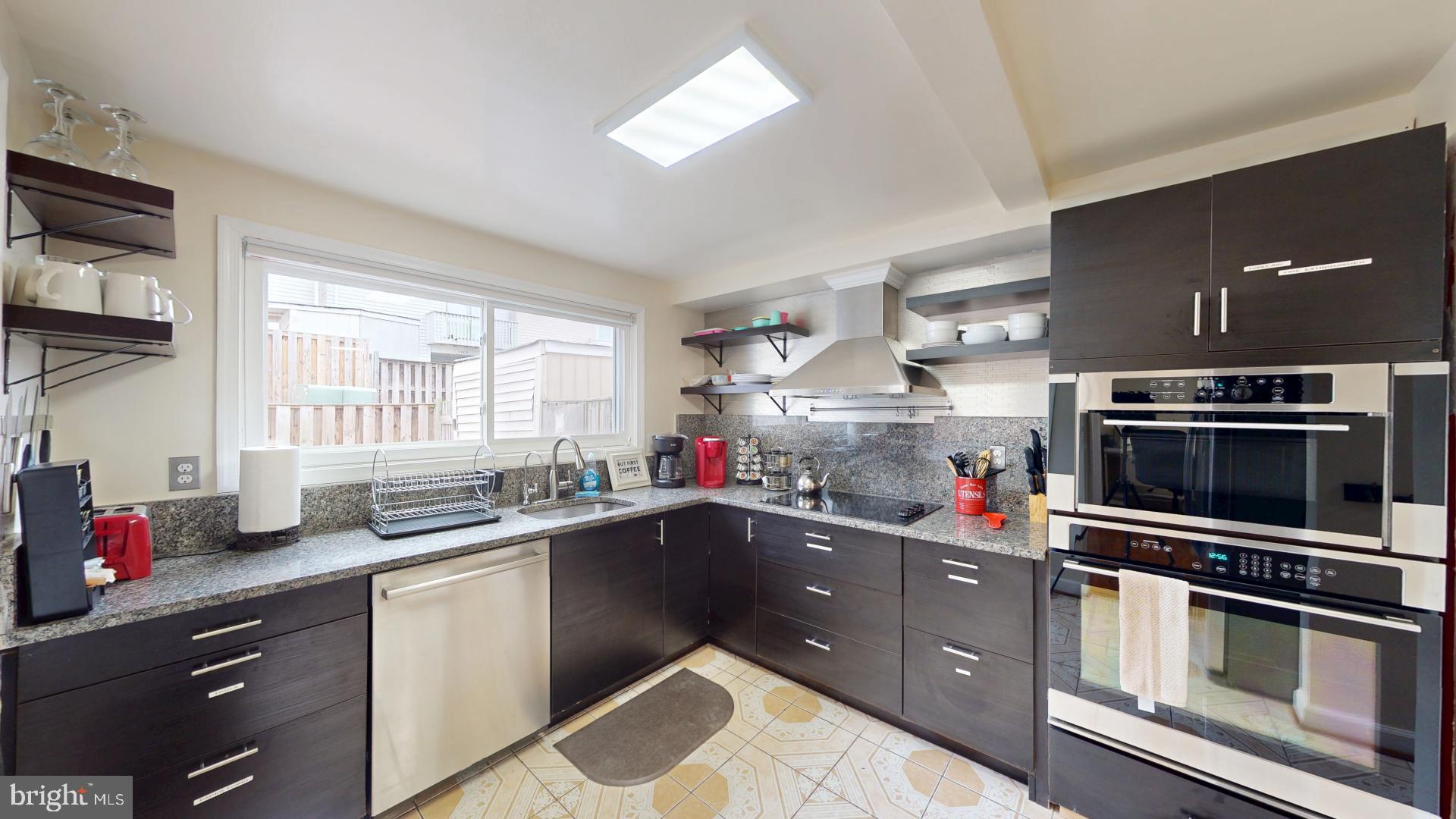 REFLECTION LAKE - Residential