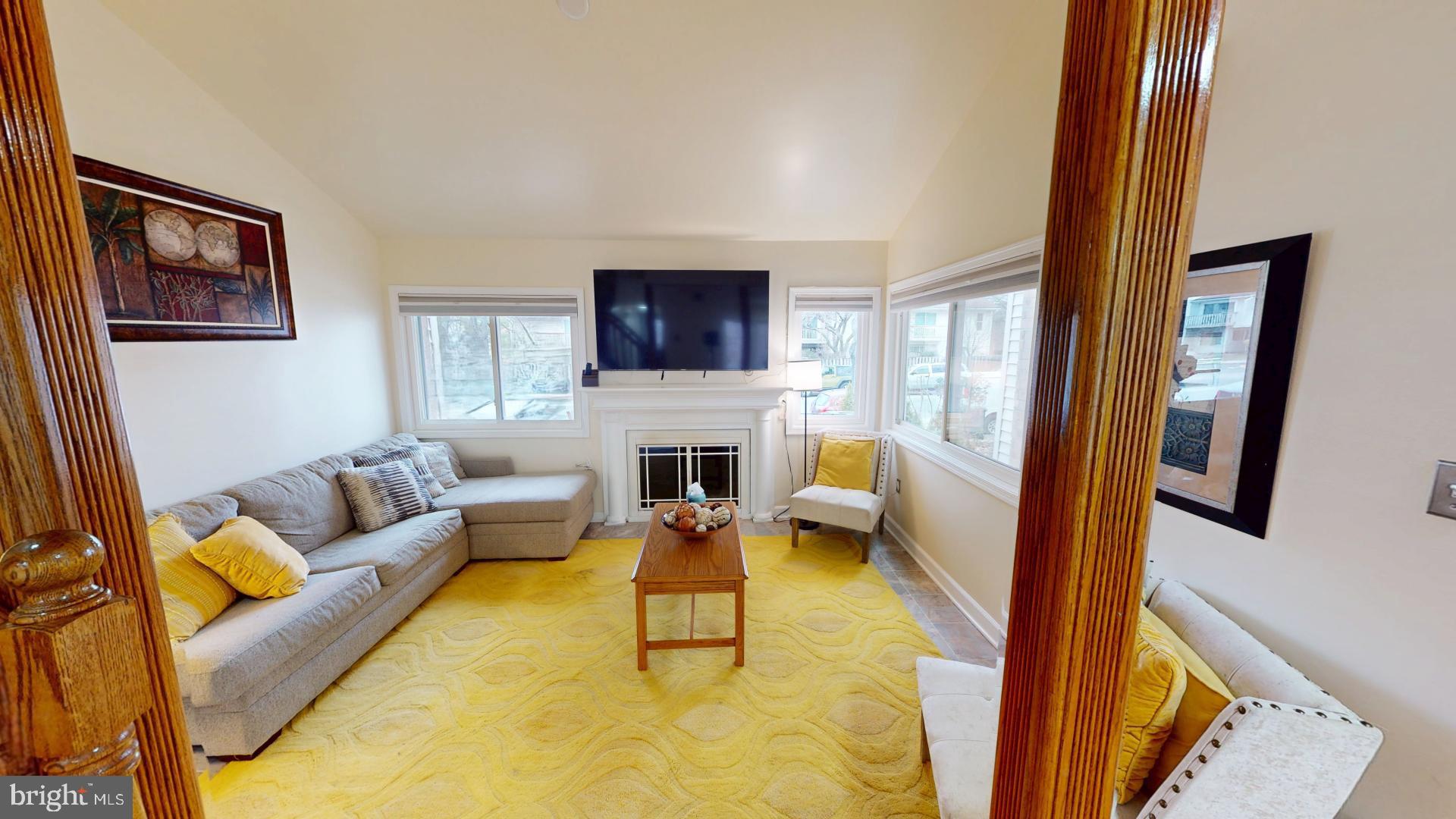 2217 SAUNDERS DRIVE
