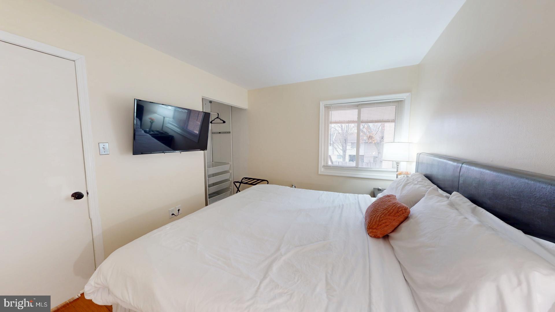 REFLECTION LAKE - Residential