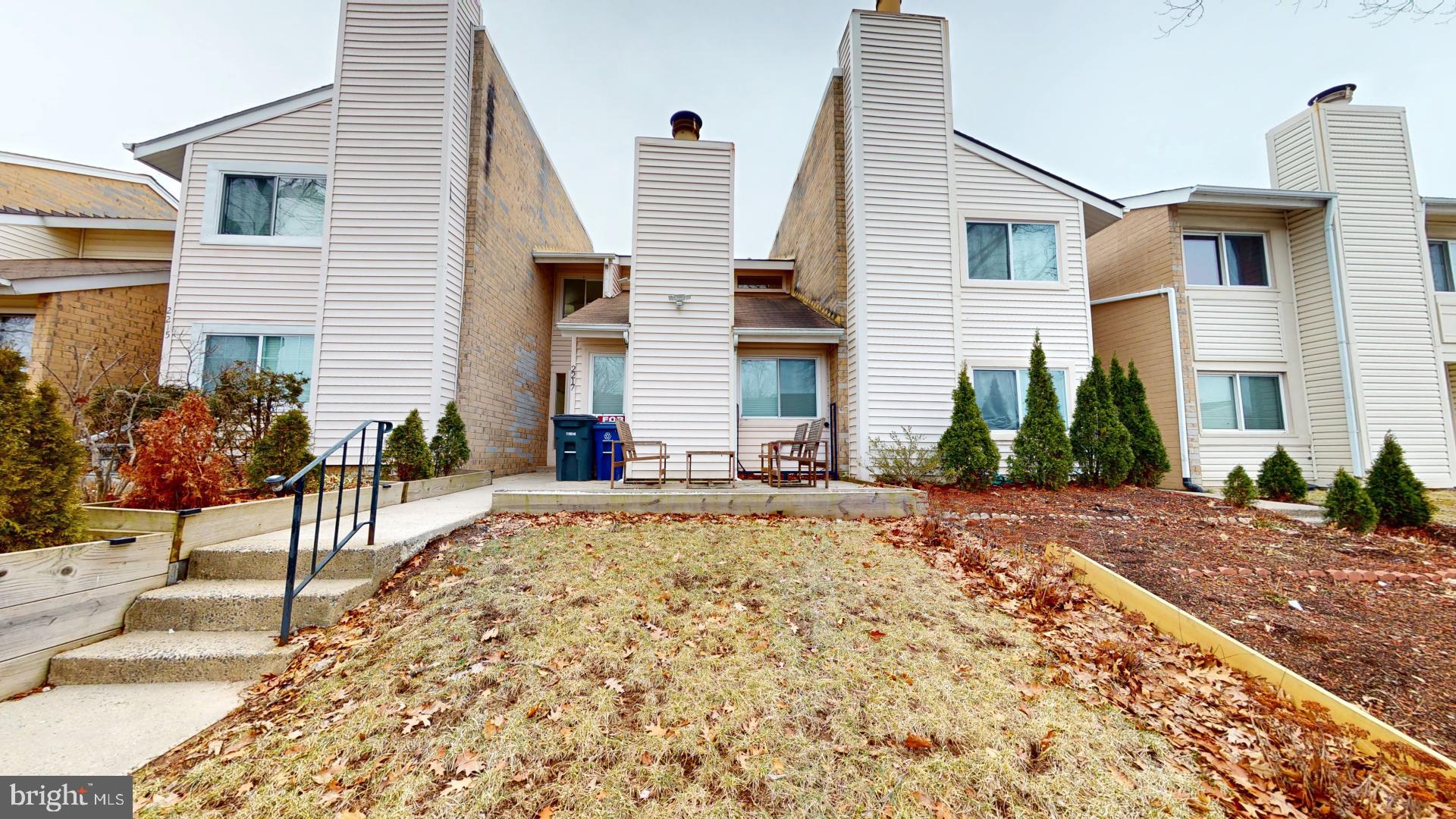 2217 SAUNDERS DRIVE