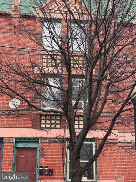 Townhouse For Rent - 146 W Hanover Street #1<br/> TRENTON, NJ 08618