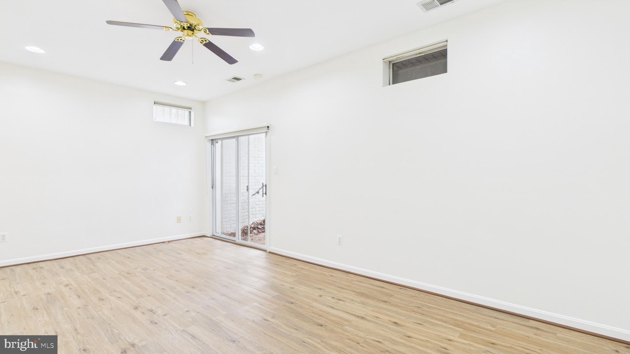 BROADLANDS - Residential