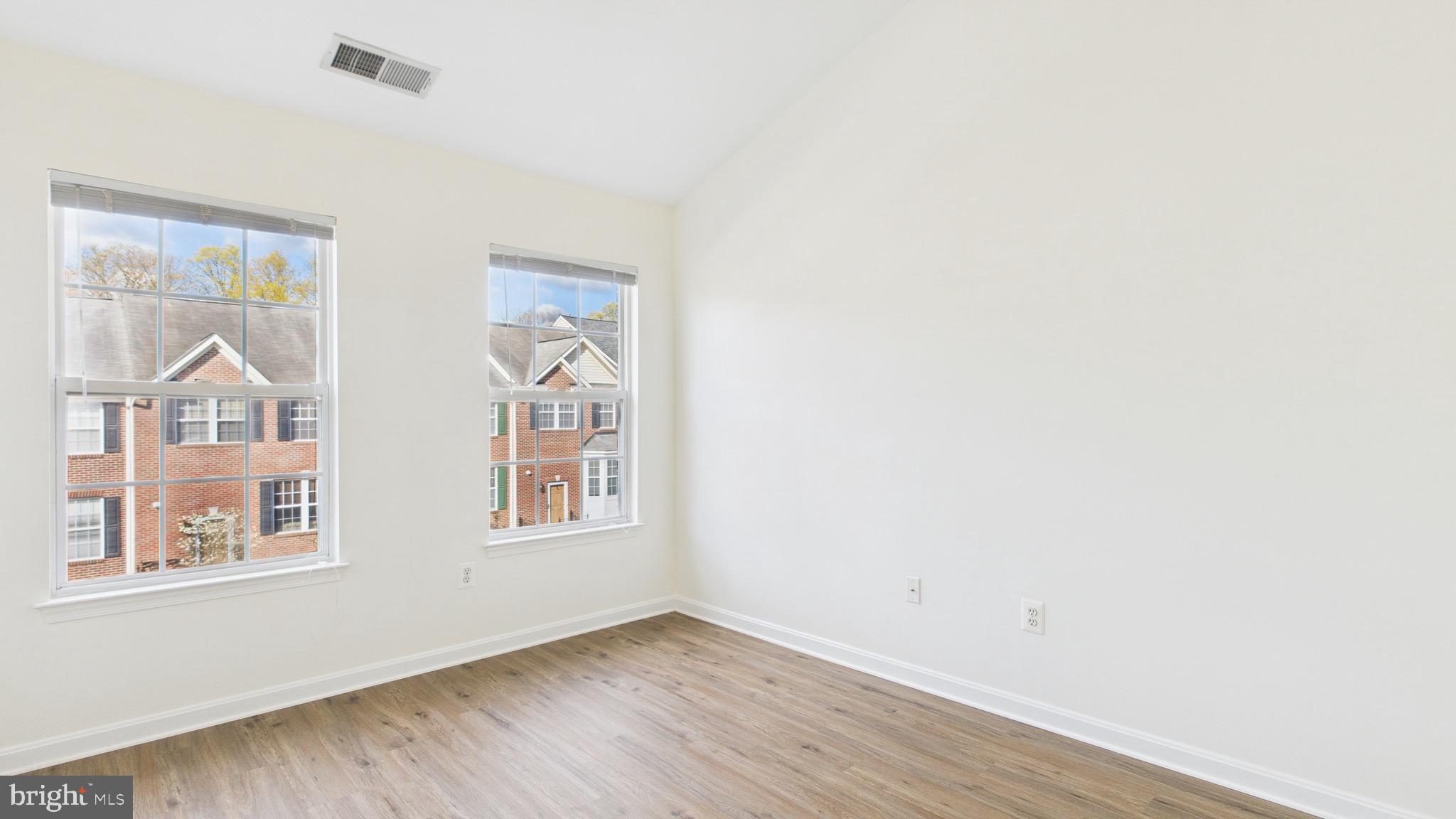 BROADLANDS - Residential