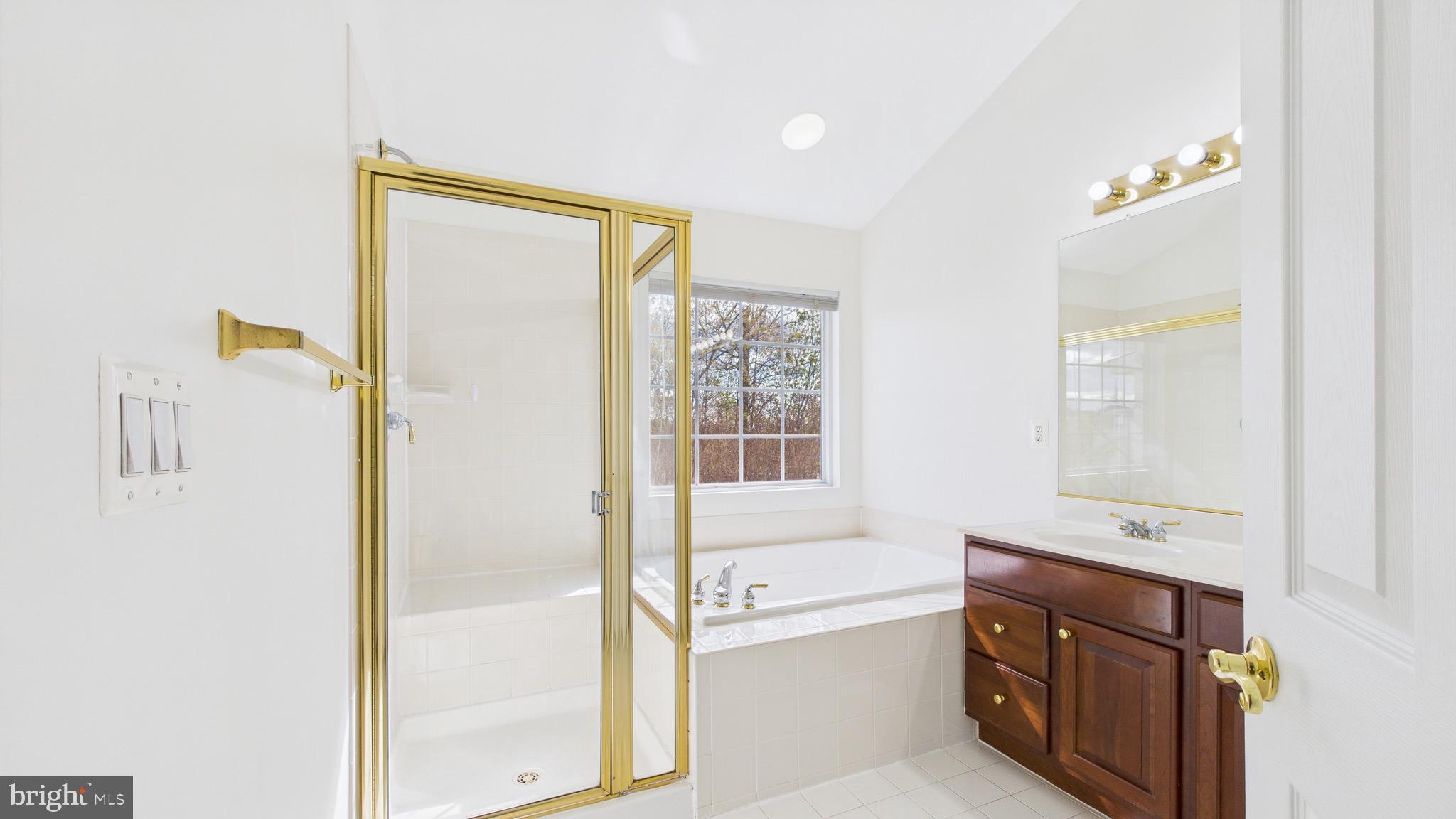 BROADLANDS - Residential