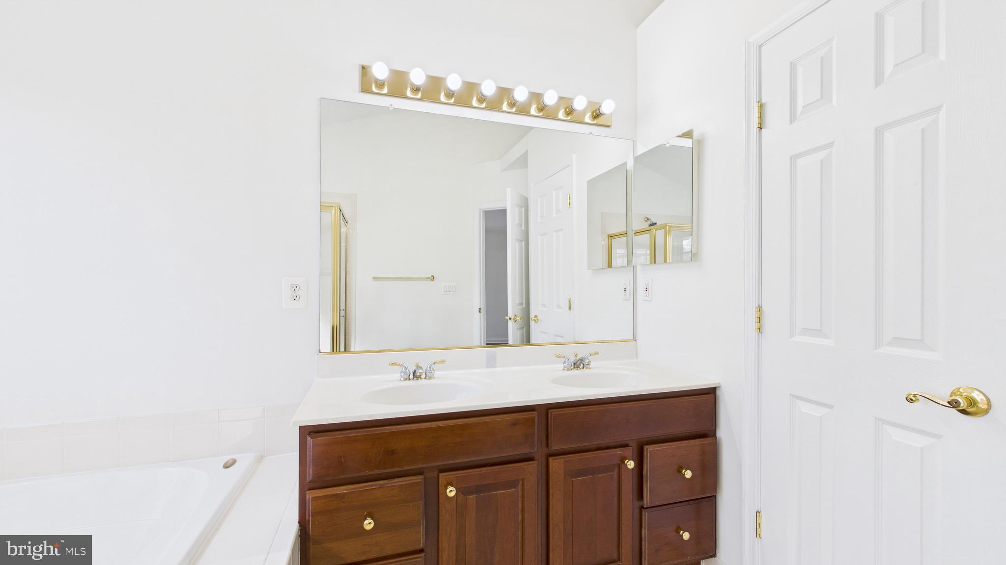 BROADLANDS - Residential