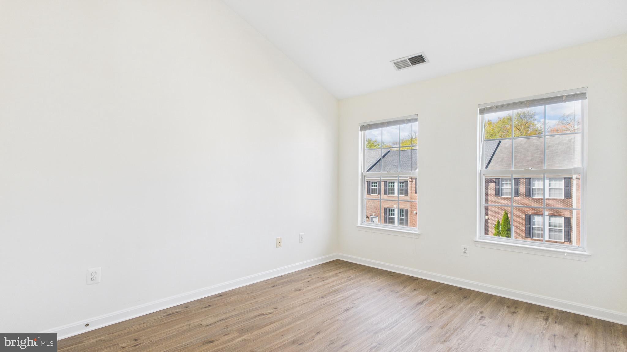 BROADLANDS - Residential