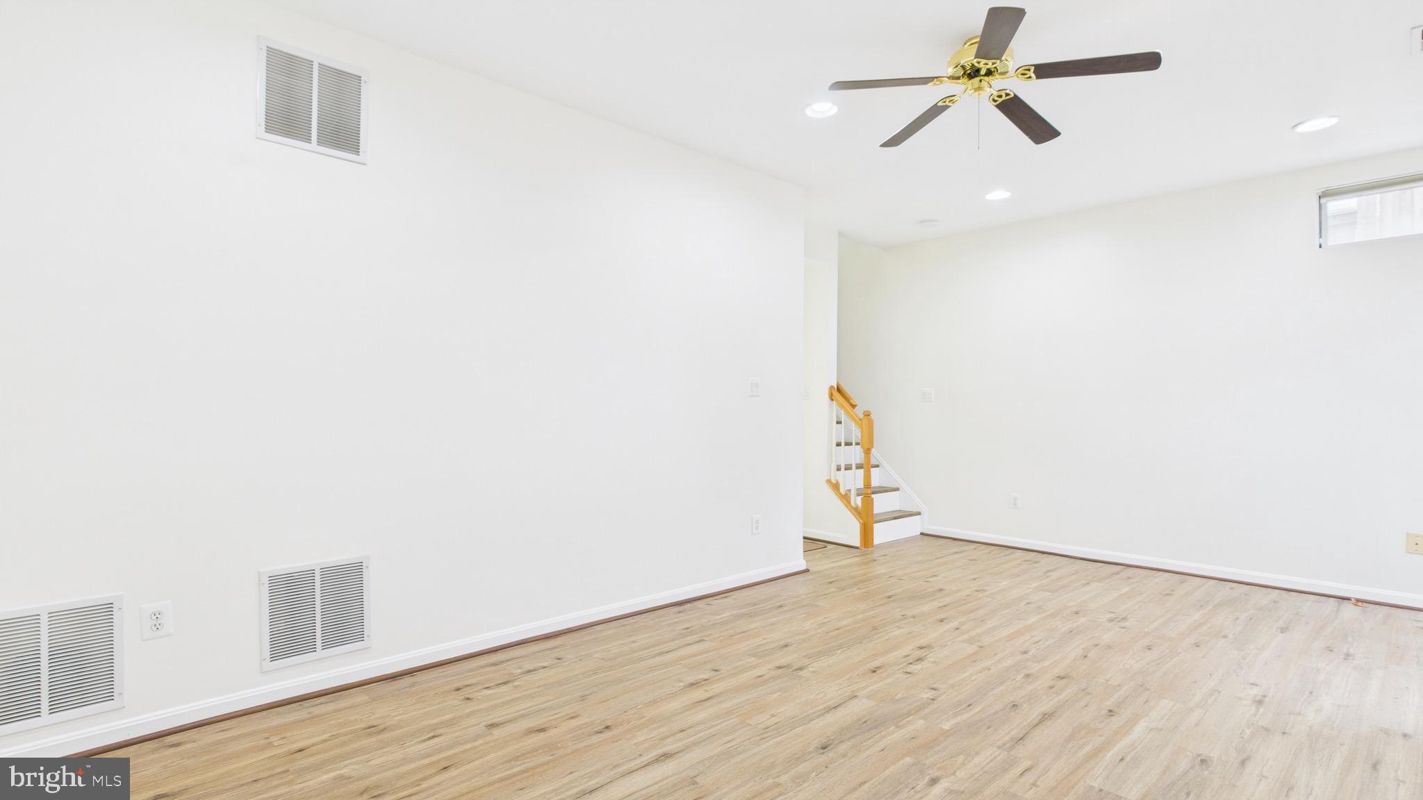 BROADLANDS - Residential