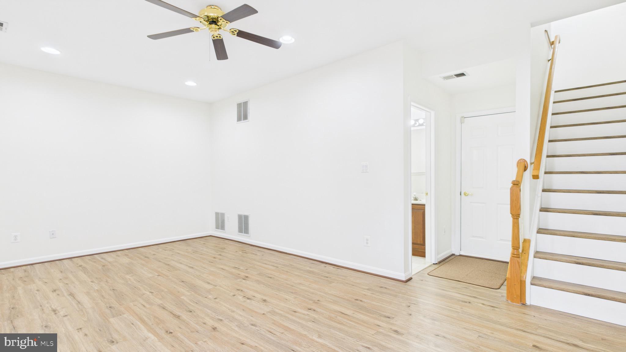 BROADLANDS - Residential