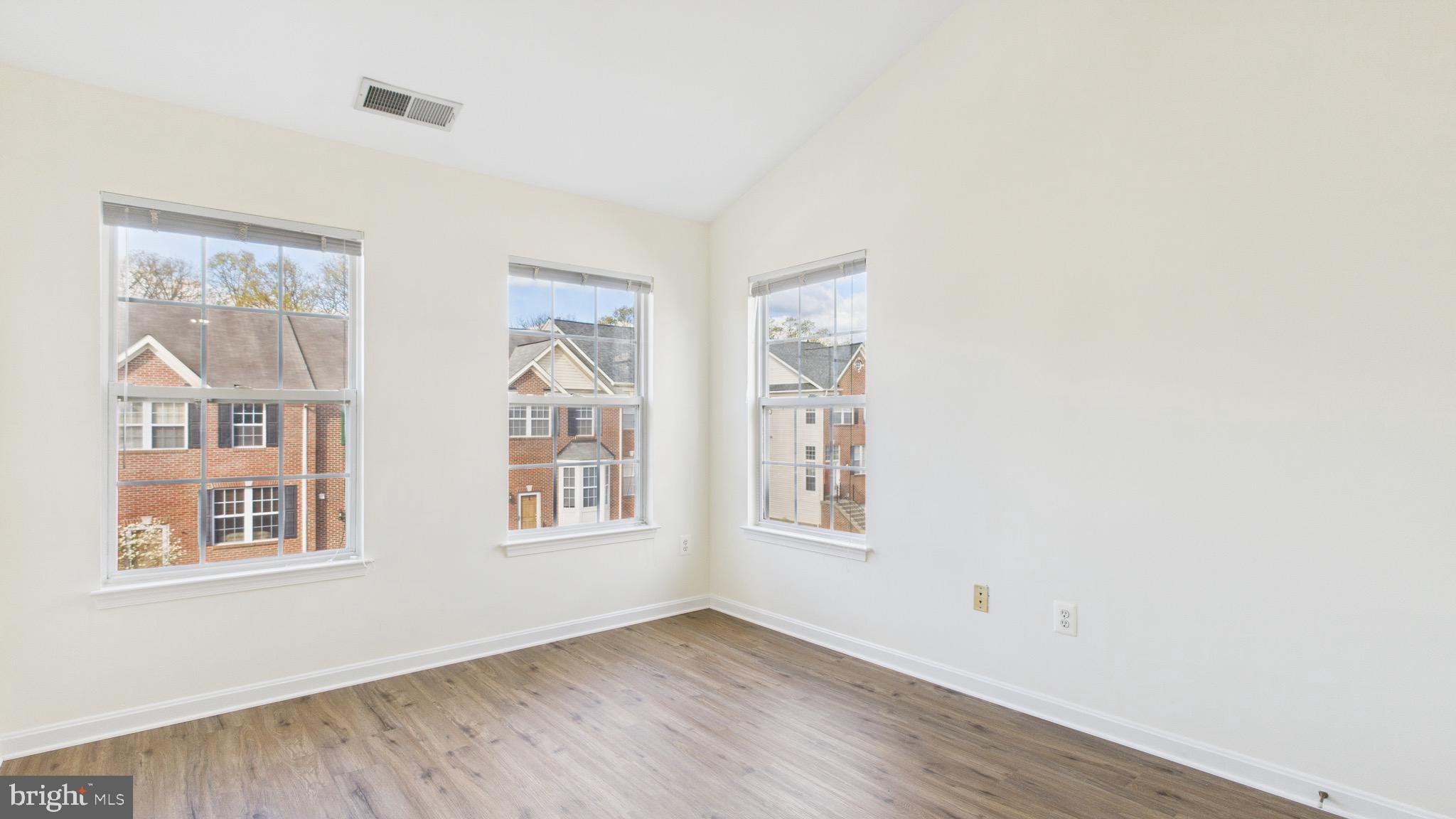 BROADLANDS - Residential