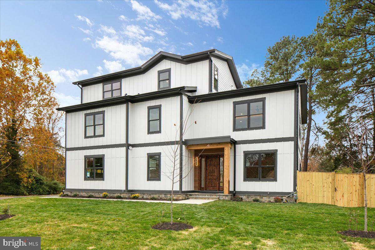 1600 LAFAYETTE DRIVE