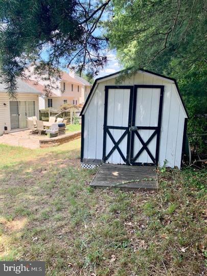 SMOKETREE - Residential Lease