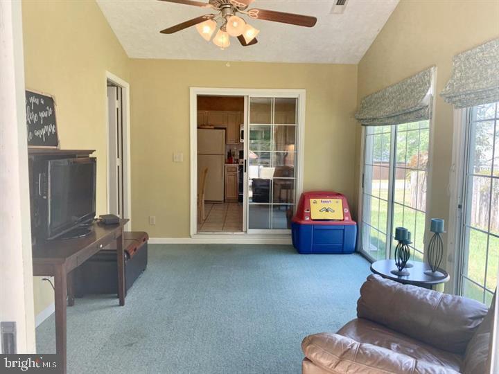 SMOKETREE - Residential Lease