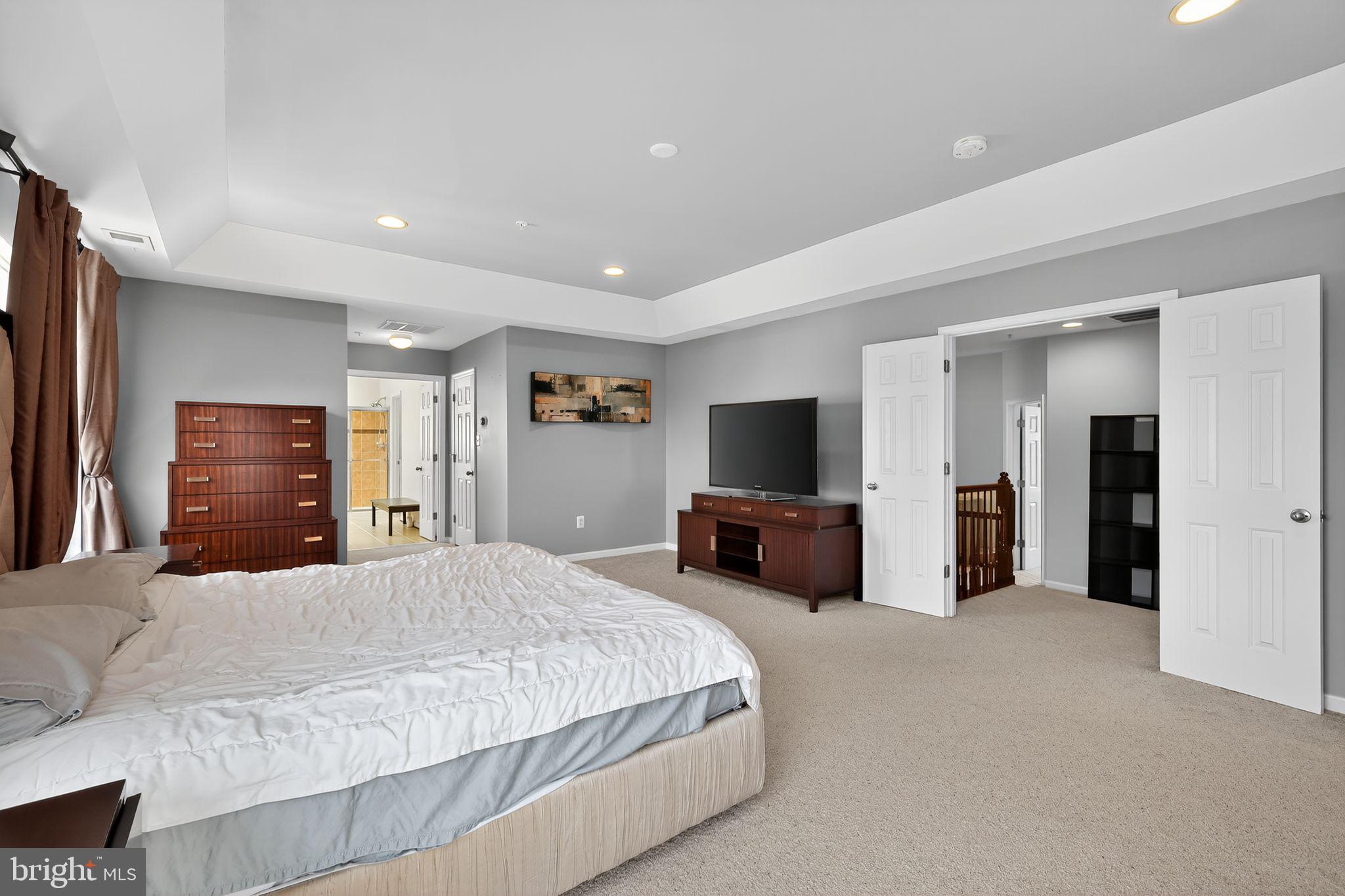 GREENWAY VILLAGE - Residential Lease