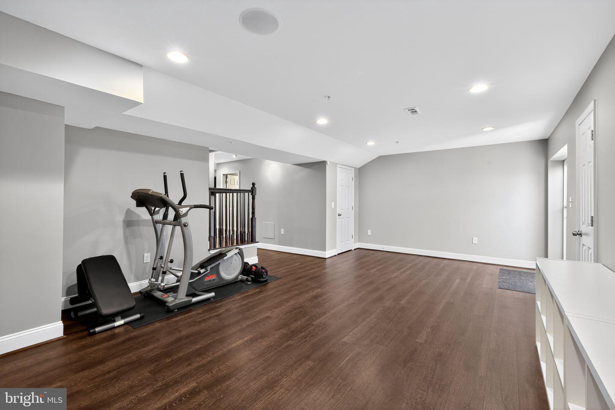 GREENWAY VILLAGE - Residential Lease