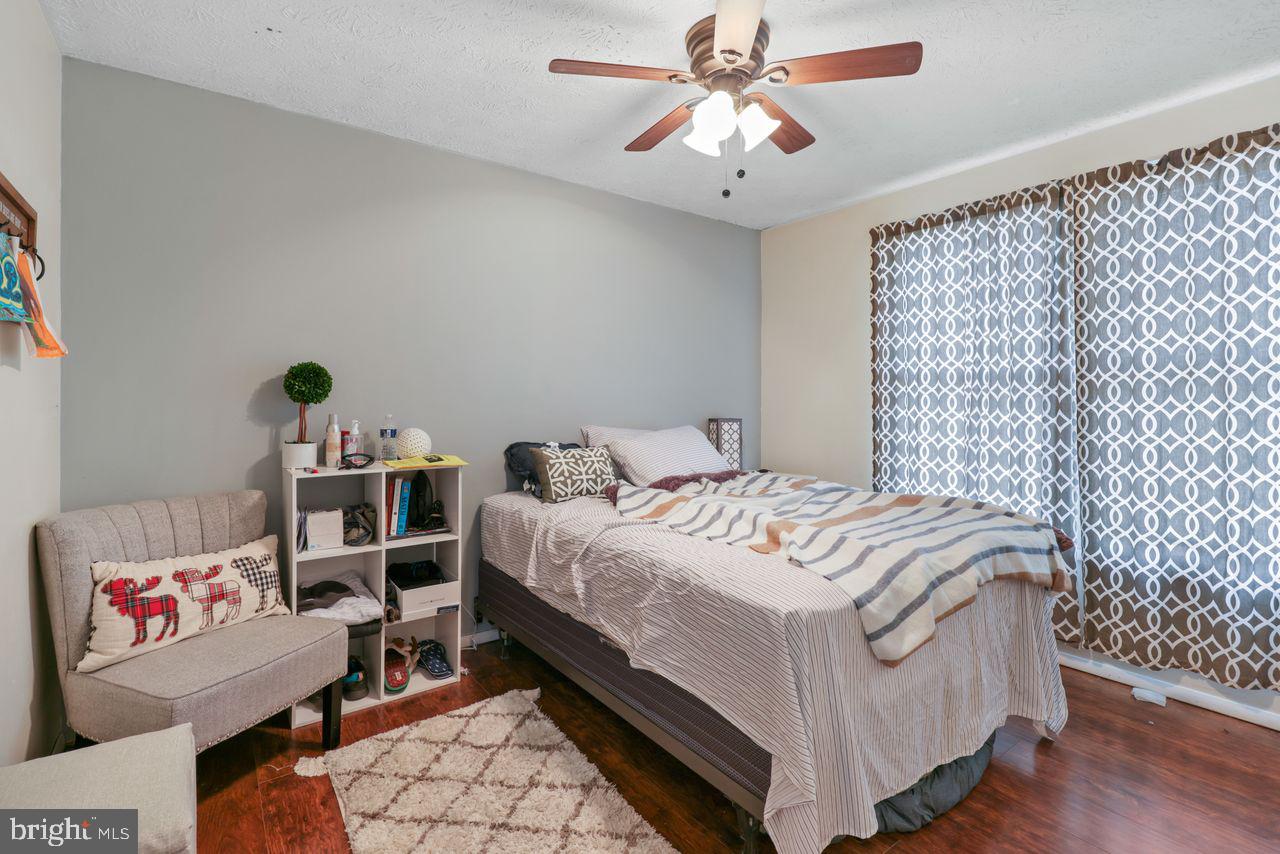 GUNNERS LAKE VILLAGE - Residential