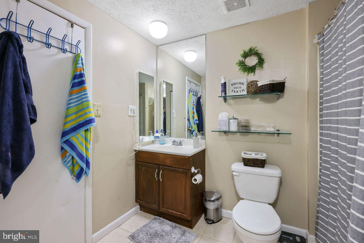 GUNNERS LAKE VILLAGE - Residential