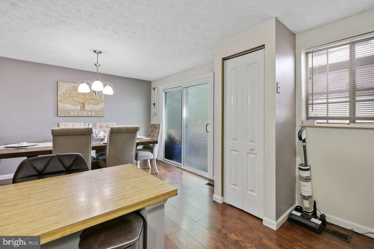 GUNNERS LAKE VILLAGE - Residential