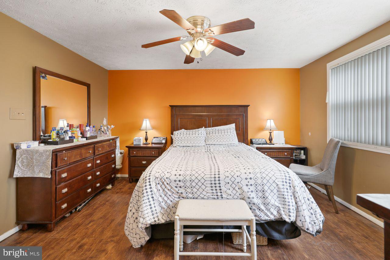 GUNNERS LAKE VILLAGE - Residential