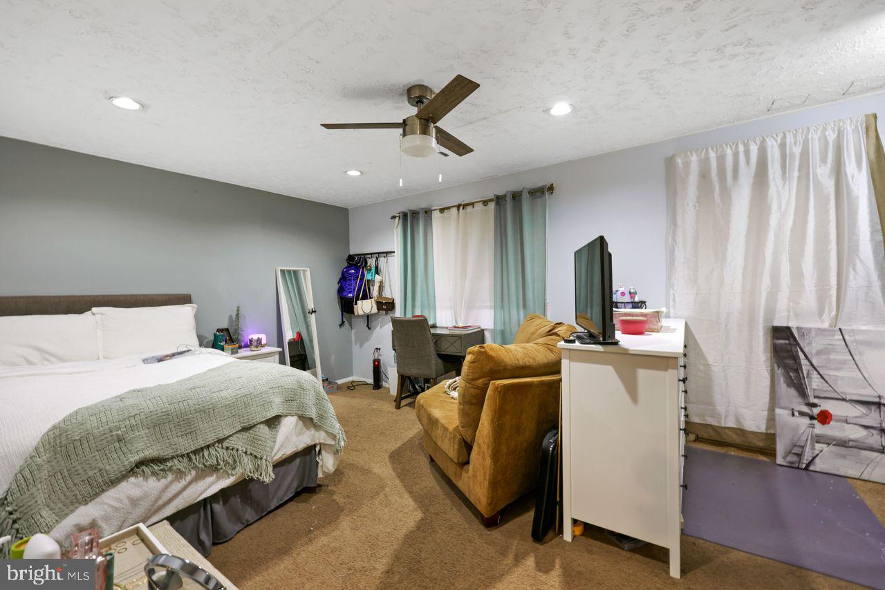 GUNNERS LAKE VILLAGE - Residential