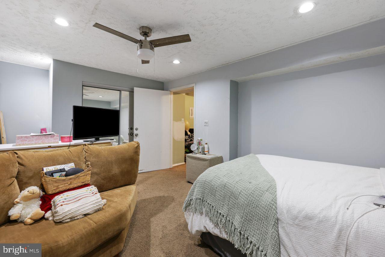 GUNNERS LAKE VILLAGE - Residential