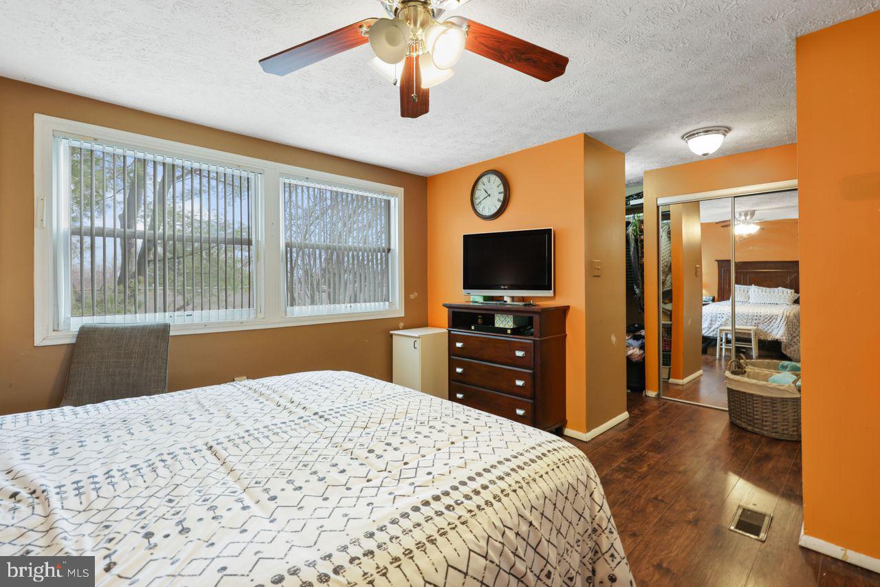 GUNNERS LAKE VILLAGE - Residential